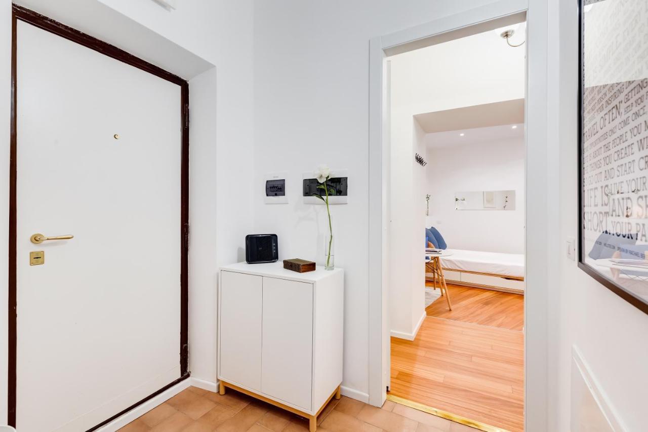 Lovely And Modern Nest Near The Colosseum โรม ภายนอก รูปภาพ